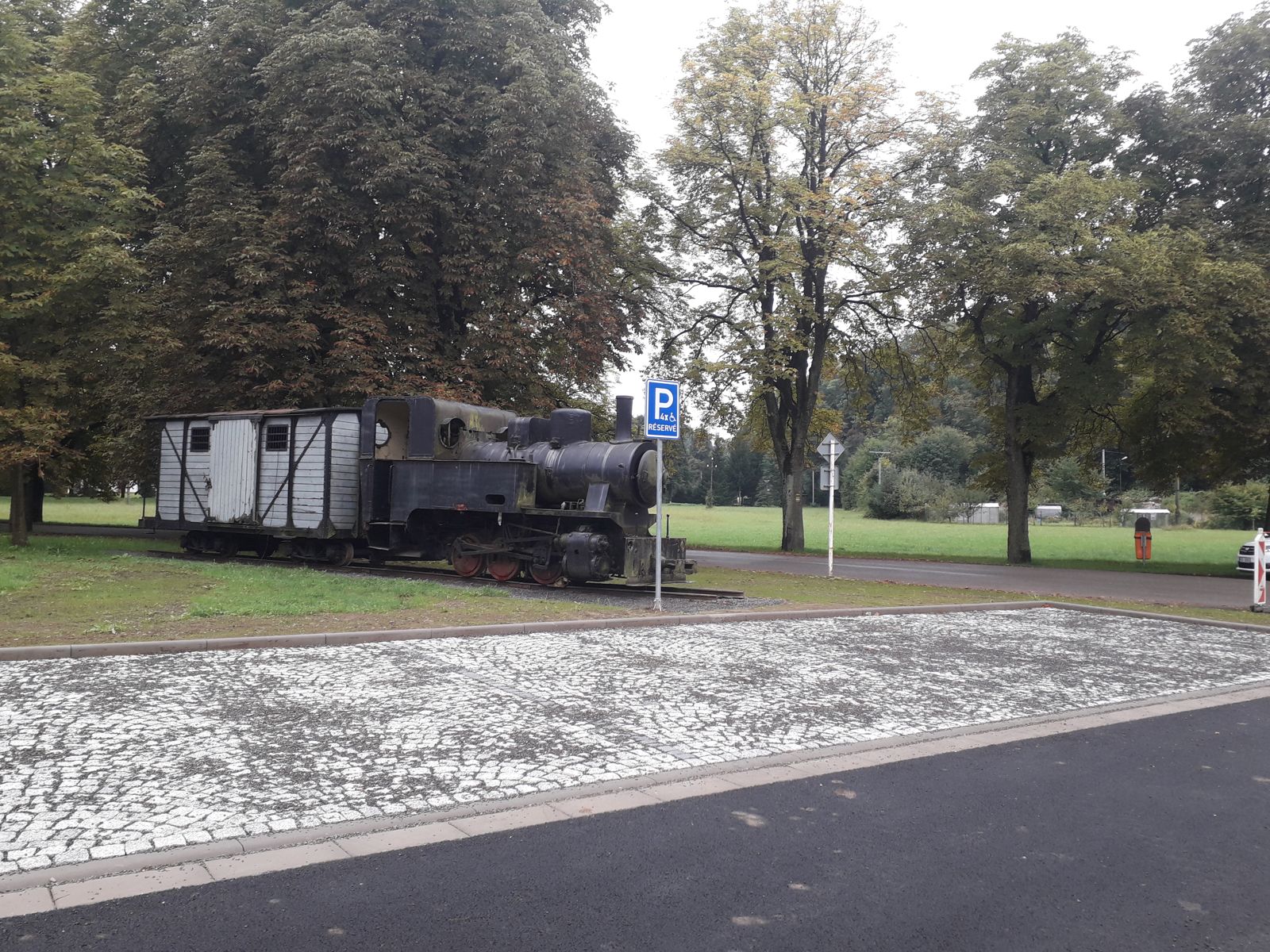 Parkoviště u muzea starých strojů Žamberk