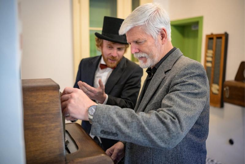 Prezidentská návštěva: Muzeum přivítalo Petra Pavla s úctou i párou 